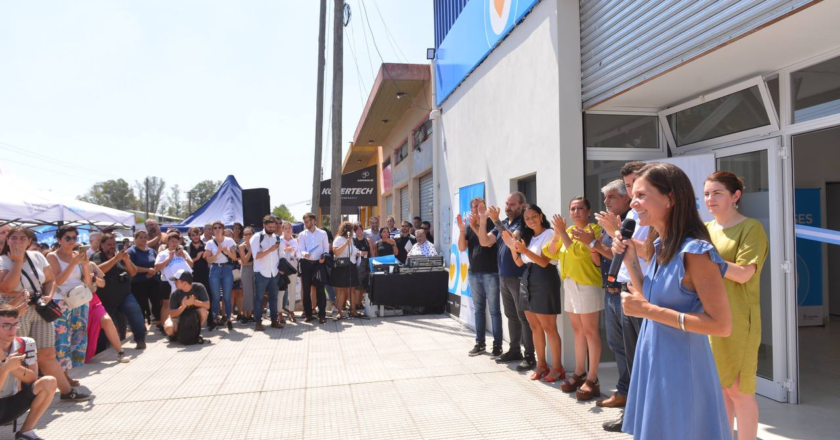 Raverta inauguró nueva delegación en Moreno junto a De Pedro y la intendenta Fernández