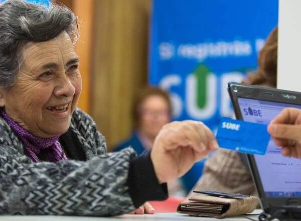 ANSES: jubilados y pensionados que cobren el haber mínimo podrán viajar gratis con la tarjeta SUBE