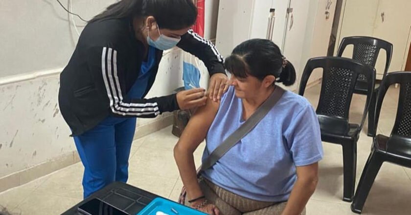 Última jornada de vacunación antigripal en centros de jubilados de Santiago del Estero