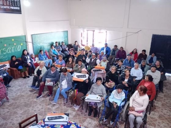 Salta: adultos mayores de barrio Municipal de Capital recibieron sus anafes