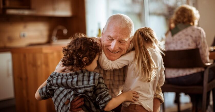 Lazos intergeneracionales: la importancia del vínculo entre niños y adultos mayores