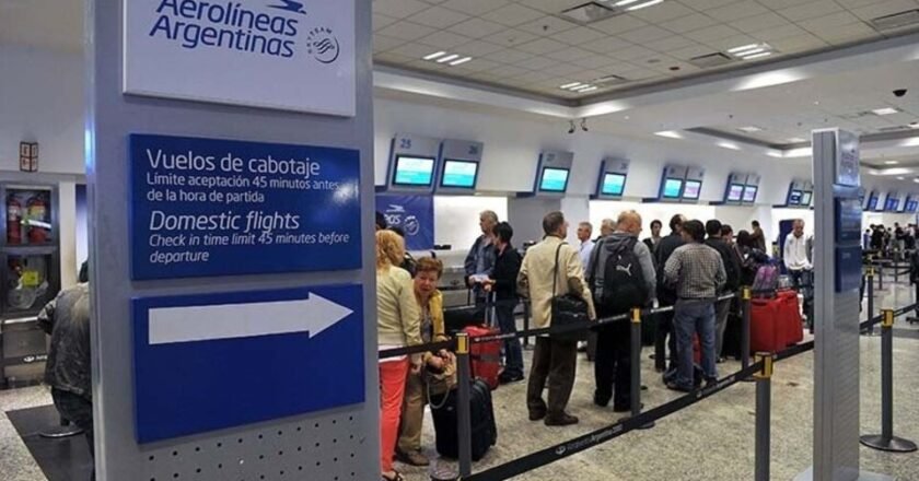 Cómo funciona el 20% de descuento en pasajes para jubilados en Aerolíneas Argentinas