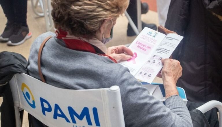 Jubilados: PAMI modificó la modalidad de la entrega de pañales ¿de qué se trata?