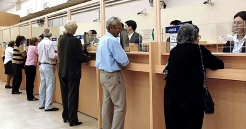 26/10: cobran beneficiarios ANSES con haberes superiores al mínimo y DNI terminados en 2 y 3