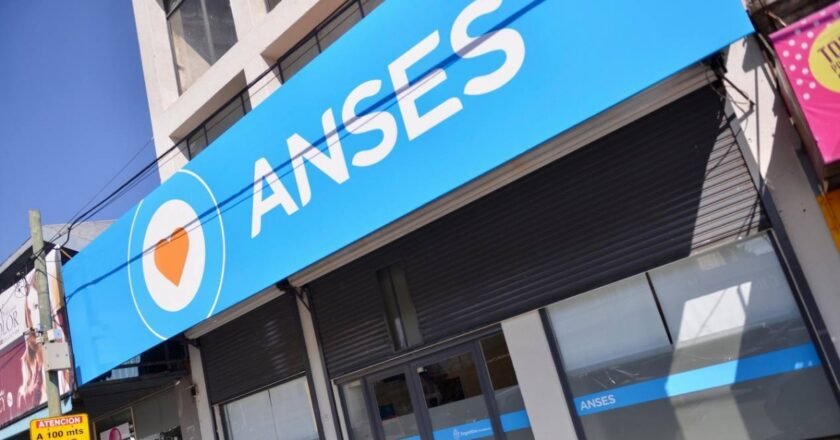 Atención jubilados ANSES: por los feriados del 17, 20 y 21 de junio no atienden los bancos y se modifica el calendario de pagos