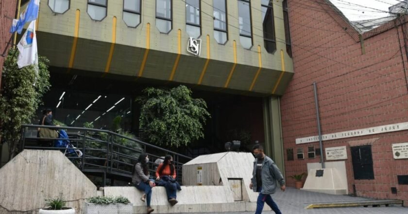 Centro de Jubilados, Retirados y Pensionados de Jujuy firmó convenio con el Instituto de Seguros