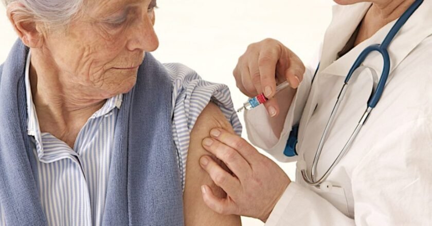 Jubilados PAMI: continúa la Campaña de Vacunación Antigripal 2024