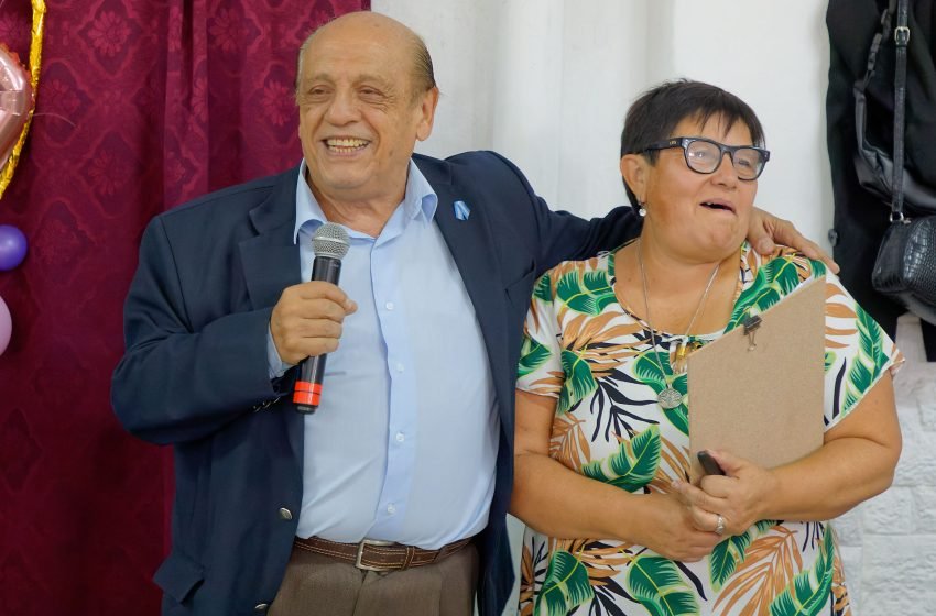 Mussi participó del festejo por los 21 años del Centro de Jubilados Jacarandá