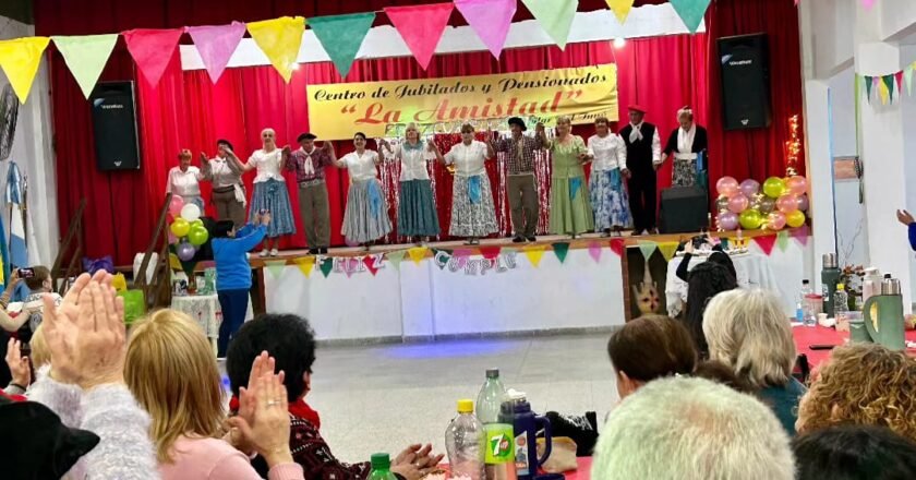 El Centro de Jubilados “La Amistad” de Mar del Tuyú celebró sus 35 años