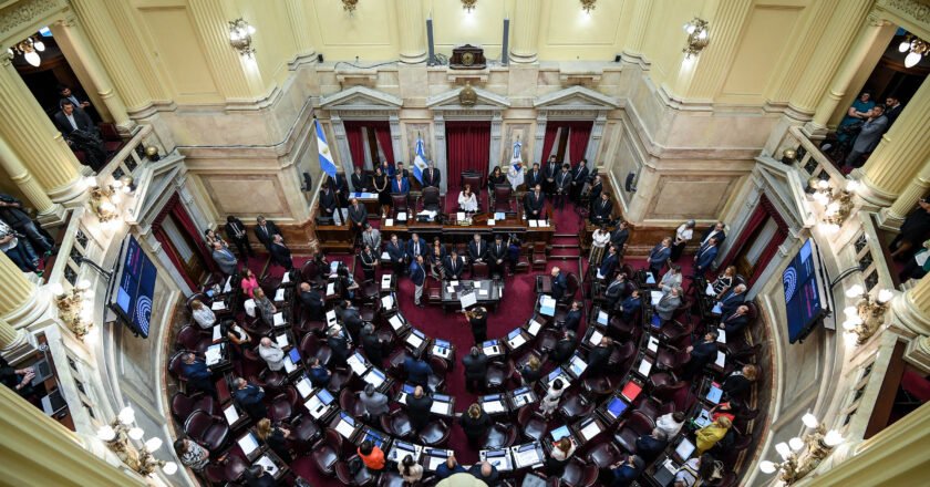 El Senado aprobó la nueva fórmula de movilidad jubilatoria y el Gobierno anunció que va a vetarla