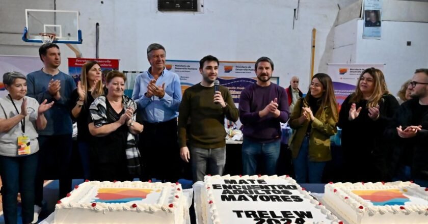 Chubut: Torres participó de un encuentro con jubilados y los convocó a organizarse “para defender sus derechos”