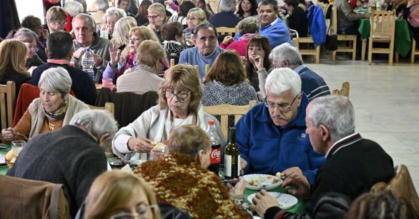 Piden que la Ciudad cuente con una línea de créditos para refaccionar centros de jubilados