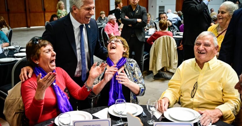 El gobernador Poggi compartió un almuerzo con representantes de centros de jubilados de San Luis