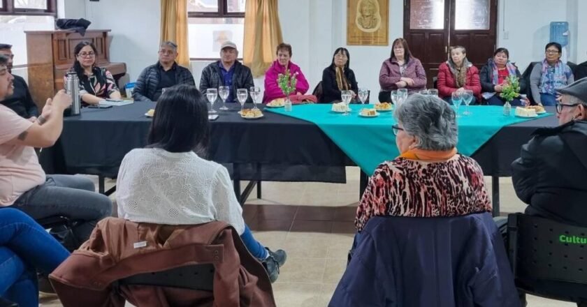 Tierra del Fuego: el intendente de Tolhuin se reunió con los Centros de Jubilados “Tol-Wen” y “No Me Olvides”