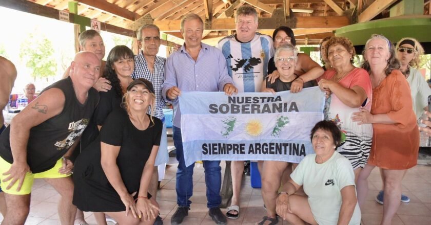 Gran actividad para adultos mayores que participan de la Colonia de Verano de Almirante Brown