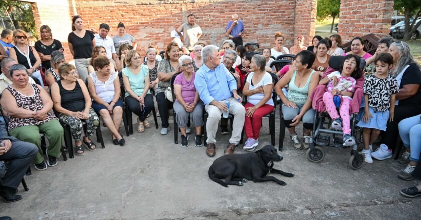 El Centro de Jubilados de Arizona, recibió apoyo del Gobierno de San Luis para construir un SUM