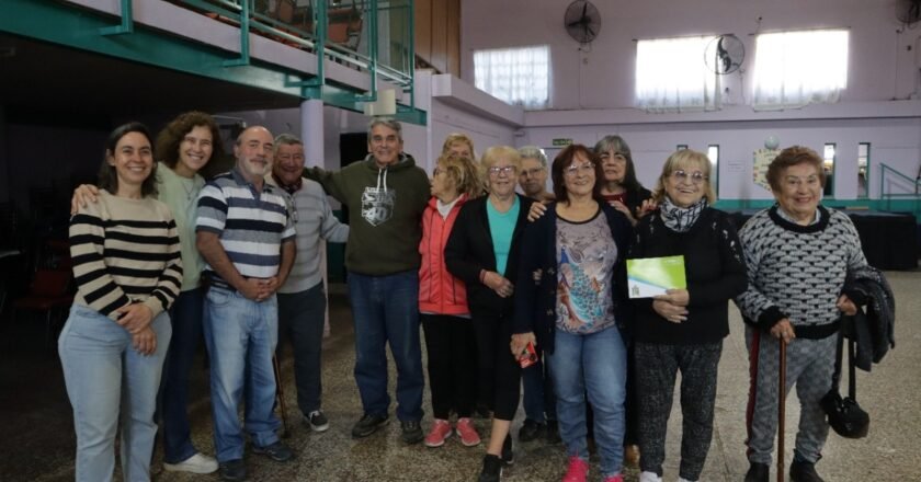El intendente Curutchet visitó el Centro de Jubilados de Marcos Paz y recorrió las obras de mejoras