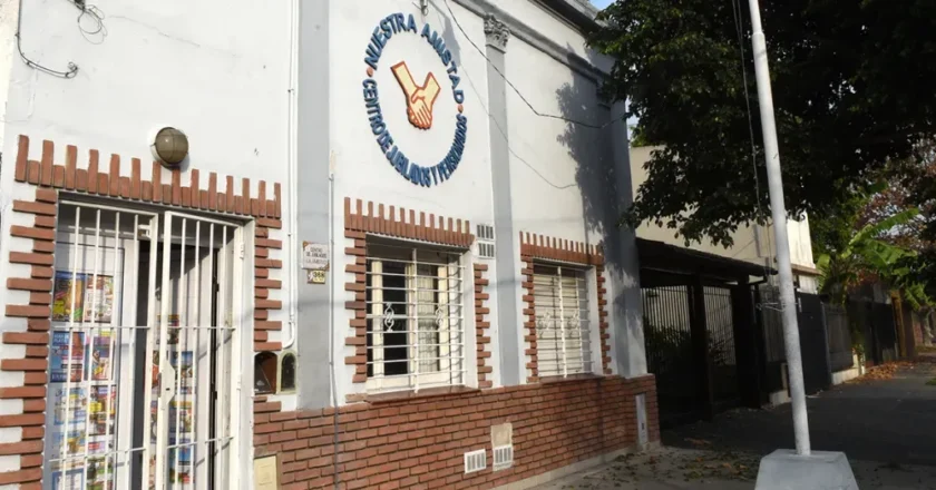 Taller de memoria y recreación en el Centro de Jubilados Nuestra Amistad de Lomas de Zamora
