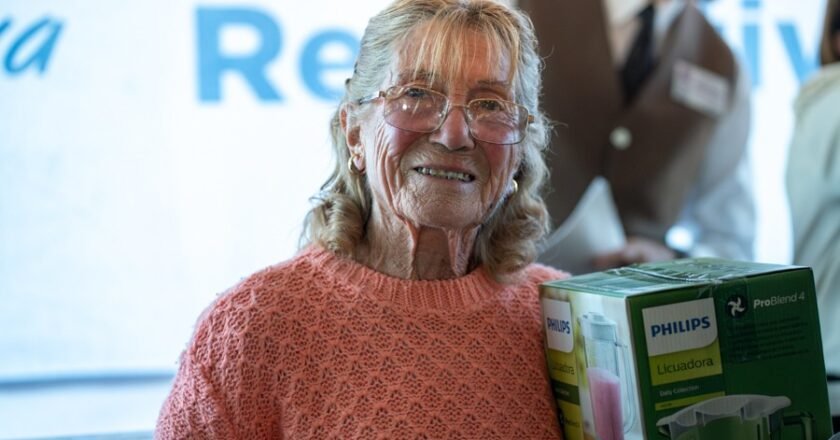 Buenos Aires Siempre Activa: Bingo y diversión para más de 400 adultos mayores en La Plata
