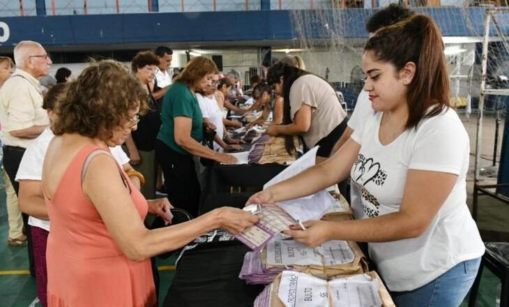 Comenzó la entrega de boletos gratuitos para los jubilados de Tucumán