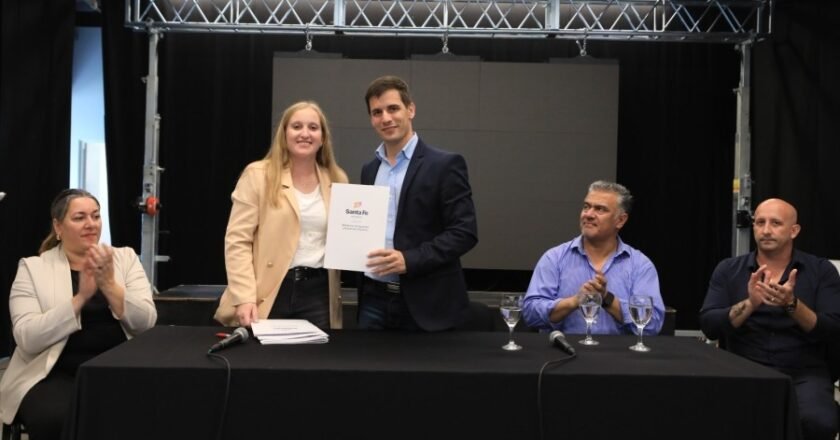El Municipio de Rafaela y la Provincia de Santa Fe firmaron convenios que benefician a dos hogares de ancianos de la ciudad