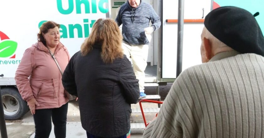 Esteban Echeverría: Operativo de vacunación antigripal gratuita en el Centro de Jubilados Los Guillonenses