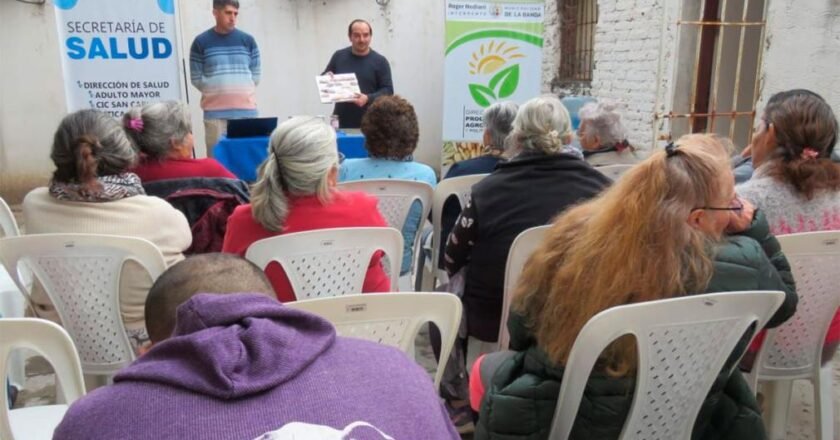 Santiago del Estero: adultos mayores participaron de la charla sobre huertas agroecológicas en el barrio de Lourdes