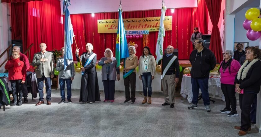 El Centro de Jubilados «La Amistad» de Mar del Tuyú celebró su 36º aniversario con un gran almuerzo