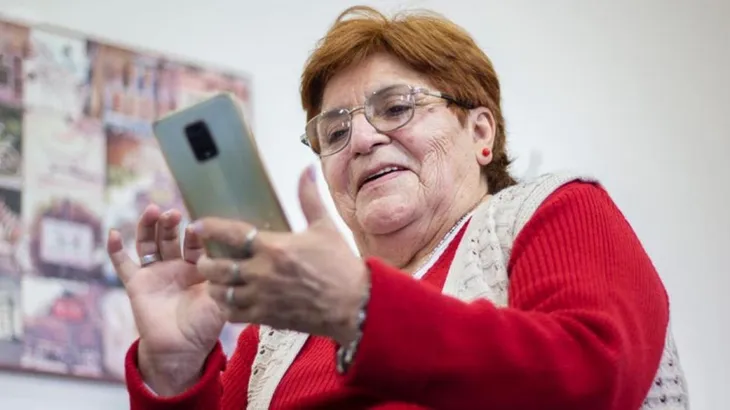 Alerta por estafas digitales a jubilados en Santa Fe: simulan beneficios inexistentes