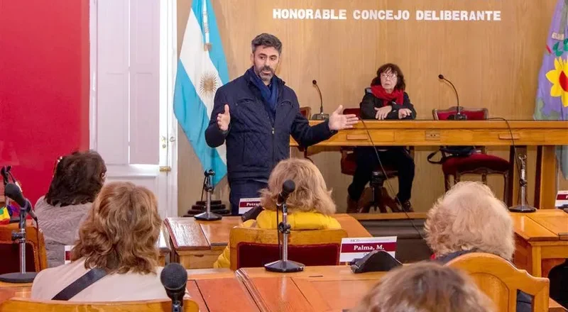 Adultos Mayores de Junín visitaron el Palacio Municipal y el Honorable Concejo Deliberante