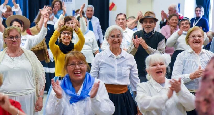 La Casa del Adulto Mayor de la Municipalidad de Tucumán celebró el 209º aniversario de la Declaración de la Independencia