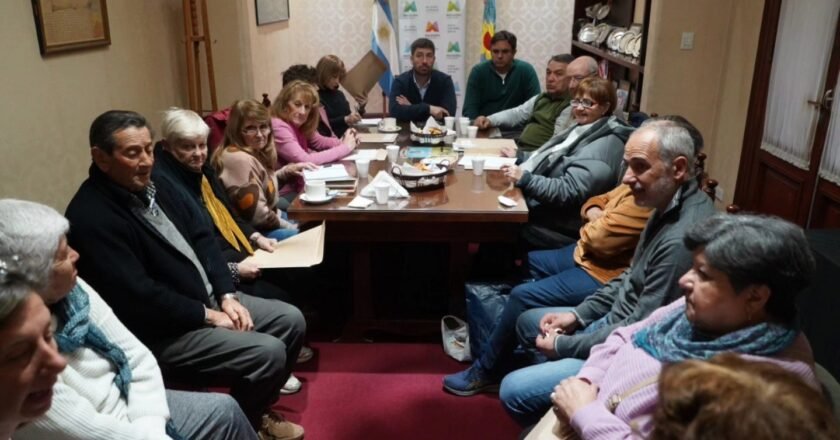 Tras acuerdo con Provincia, entregarán becas a los Centros de Jubilados de Mercedes