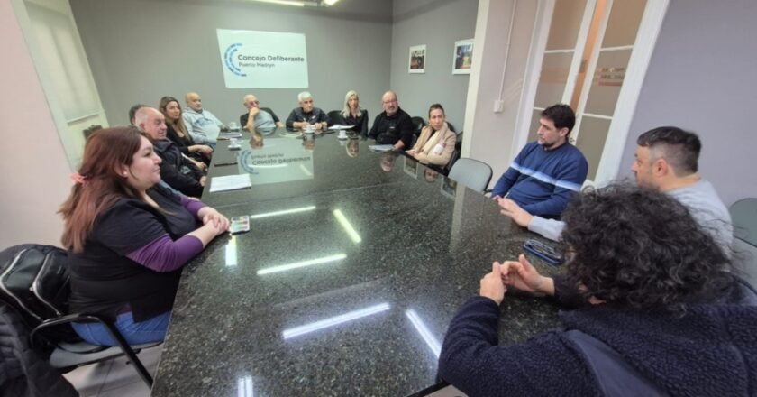 El Consejo de Adultos Mayores de Puerto Madryn se reunió con la delegación del PAMI y de la firma SEP