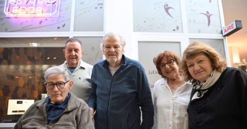 Adultos mayores de la Fundación Ledor Vador, conquistan YouTube y lanzaron su propio canal de streaming