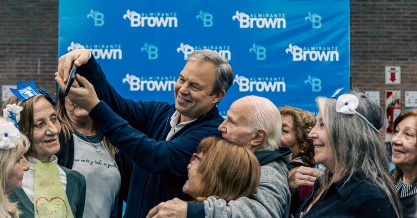 Más de 2 mil adultos mayores celebraron el Mes del Abuelo en el municipio de Almirante Brown