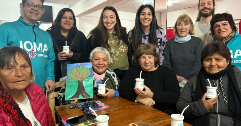 IOMA desarrolla talleres artísticos para adultos mayores en los municipios de Mar de Ajó y La Plata