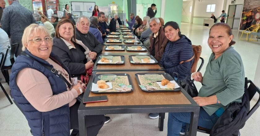 Más de 40 adultos mayores participaron de una nueva jornada de ‘Grandes Amigos Salud’