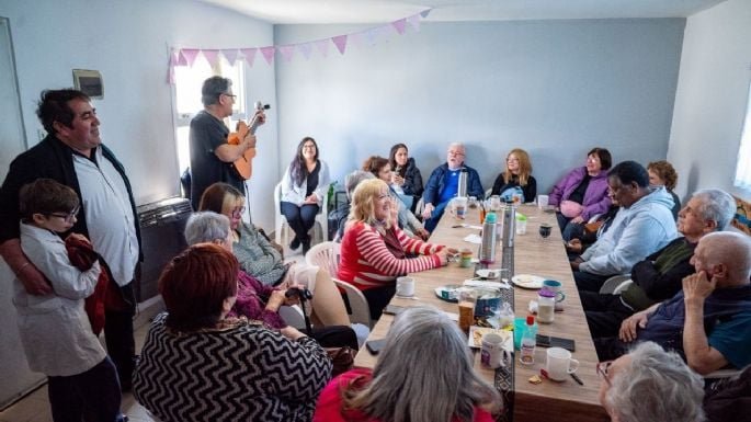 Ushuaia: con el programa municipal “Hábito Lector”, adultos mayores y niños disfrutaron de una jornada de lectura, música y cocina