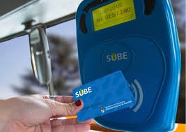 Los adultos mayores cuentan con una serie de ventajas a la hora de trasladarse en el transporte público con la tarjeta SUBE