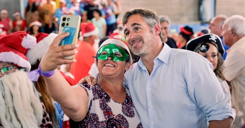 El intendente de Pilar, compartió con adultos mayores el cierre de año del Club Municipal de Presidente Derqui