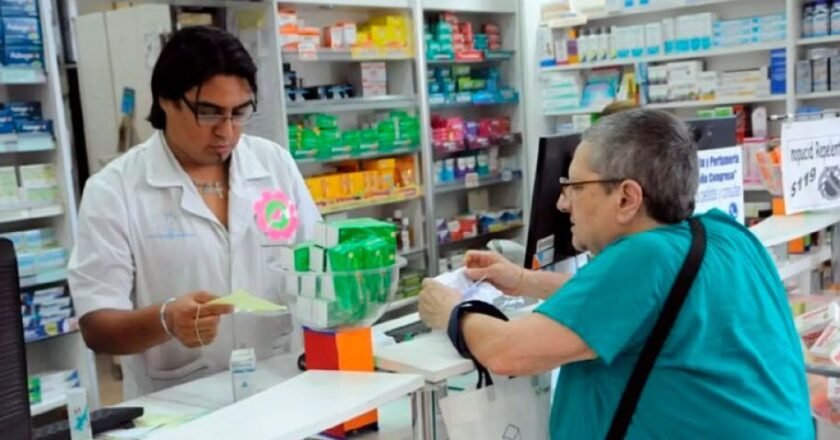 Cuáles son los medicamentos que PAMI cubre al 100% en enero 2026, y cómo tramitar la receta