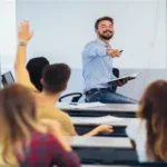 Aumento del 5,28 % para jubilados docentes no universitarios y del 4,26 % para el sistema previsional universitario