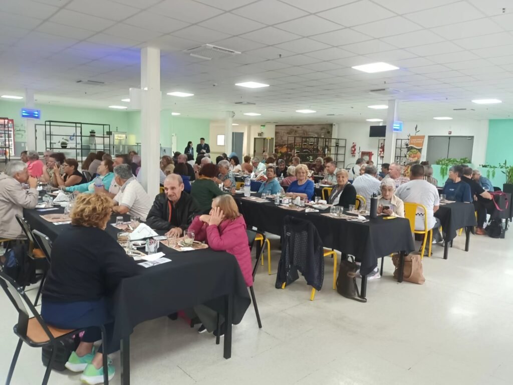 San Luis: 100 adultos mayores de Villa Mercedes, participaron de la cuarta jornada del año del programa “Grandes Amigos Salud”