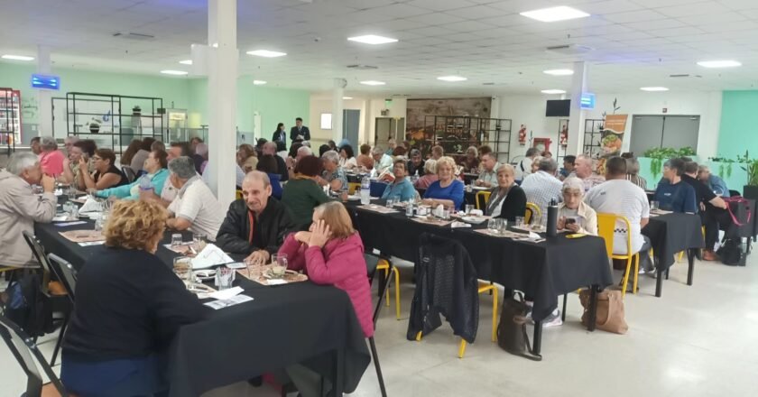 San Luis: 100 adultos mayores de Villa Mercedes, participaron de la cuarta jornada del año del programa “Grandes Amigos Salud”