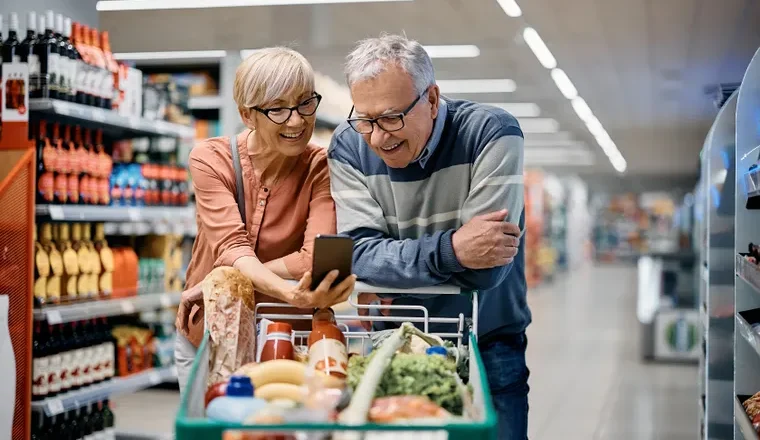 El Gobierno lanzó un esquema de descuentos y reintegros para jubilados que apunta a aliviar el gasto cotidiano