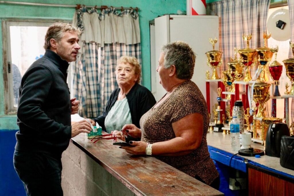 El intendente Achával, compartió un encuentro con adultos mayores en el Club Sportivo Pilar