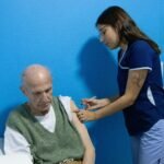 La Municipalidad de Comodoro Rivadavia aplicó vacunas antigripales en el Centro de Jubilados petroleros