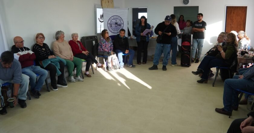 Río Gallegos: Encuentro intergeneracional en el Centro de Jubilados en Barrio Santa Cruz