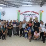 El intendente de Esteban Echeverría visitó el Centro de Jubilados Abuelos de Lourdes, y les entregó un aporte económico