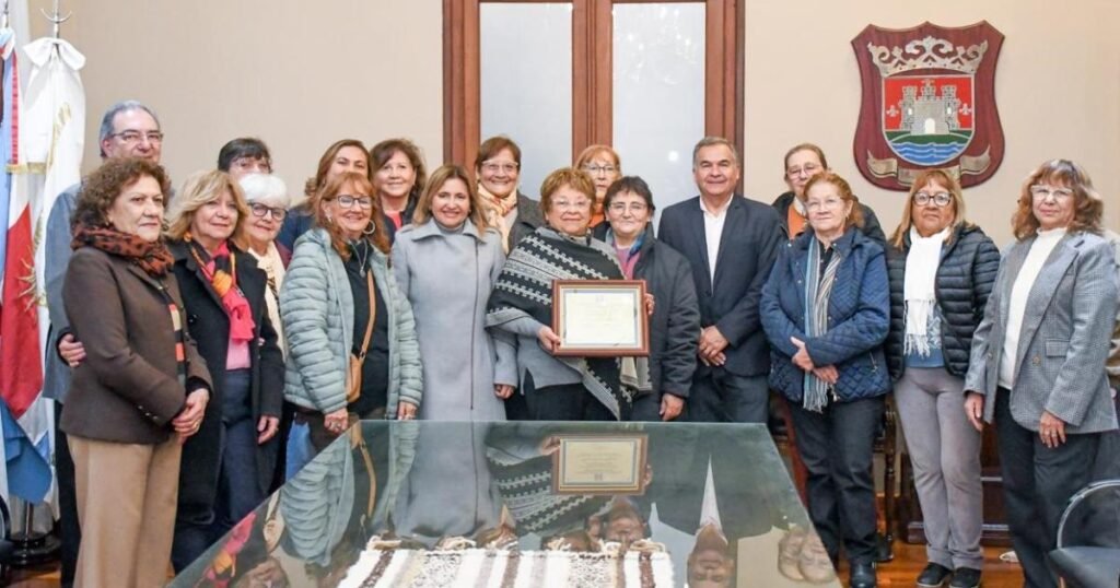 El Centro de Jubilados del barrio América del Sur de Santiago del Estero fue recibido por la intendenta Fuentes